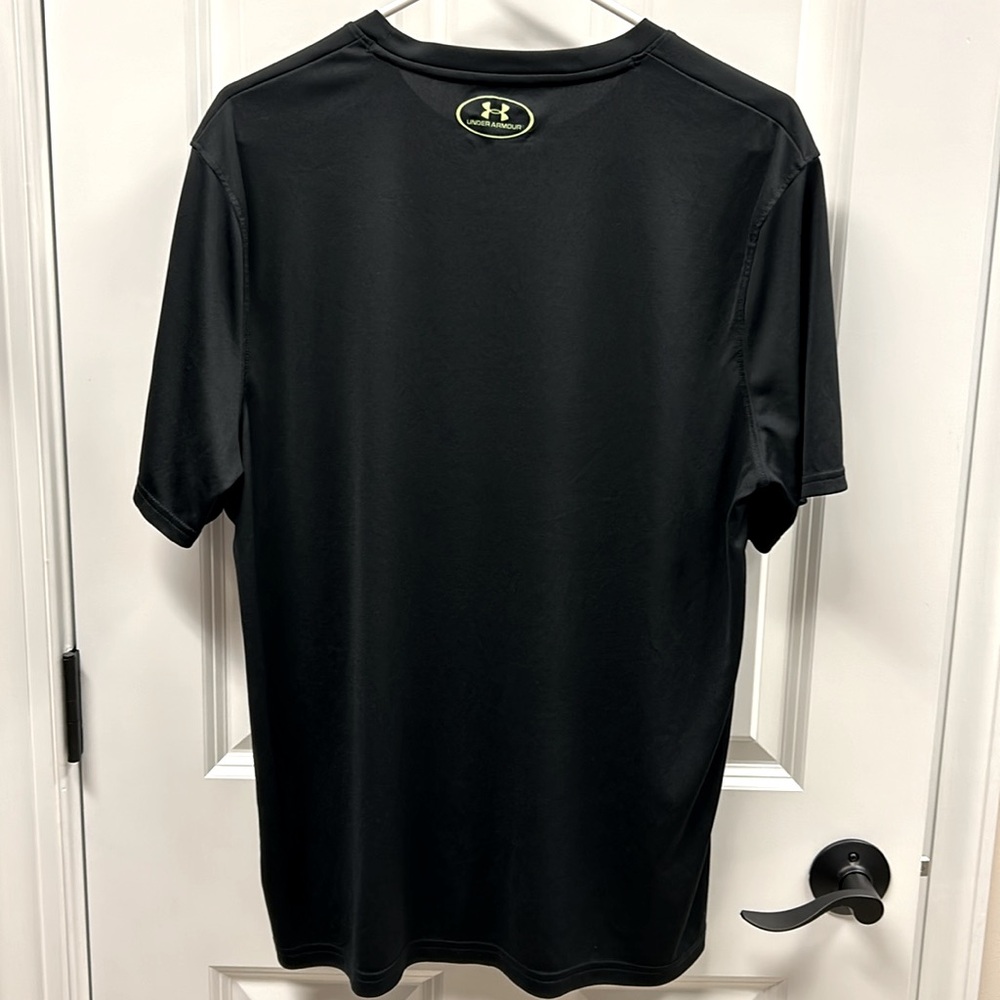 Under Armour Dri-Fit Black Short Sleeve T-Shirt - Picture 3 of 3